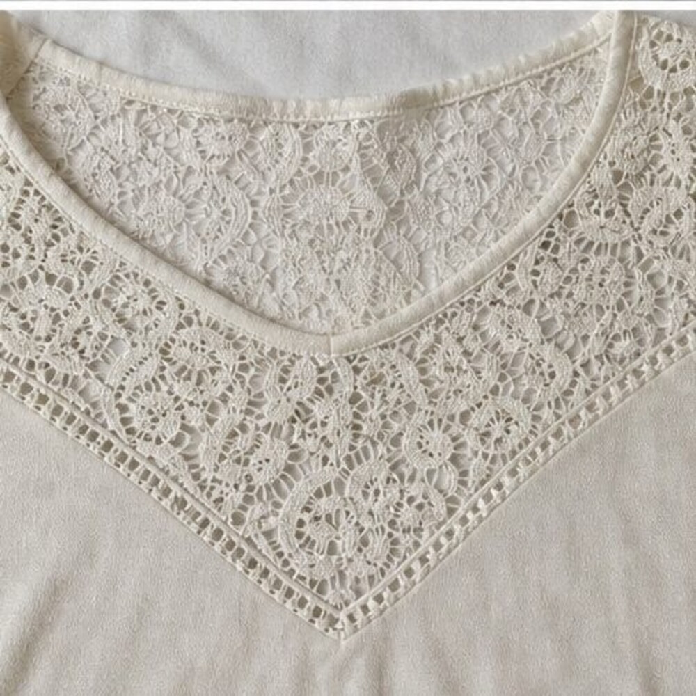 Cream Button Blouse - Picture 4 of 6